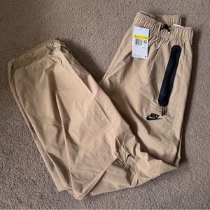 Men's Nike Tech Woven Oversized Pants Beige Casual HM7158-297 $135 Size M